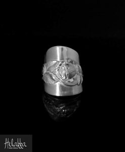 Sormus lusikasta Helakka Nuokkuruusu