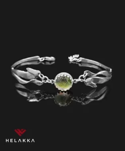 Helakka lusikkarannekoru lasilla vivahde