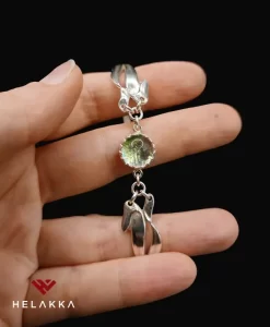 Helakka lusikkarannekoru lasilla viherhippu